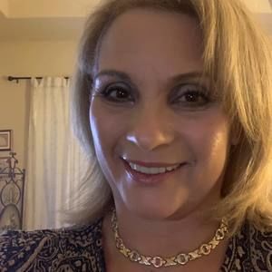 Meet your Posher, Ivone